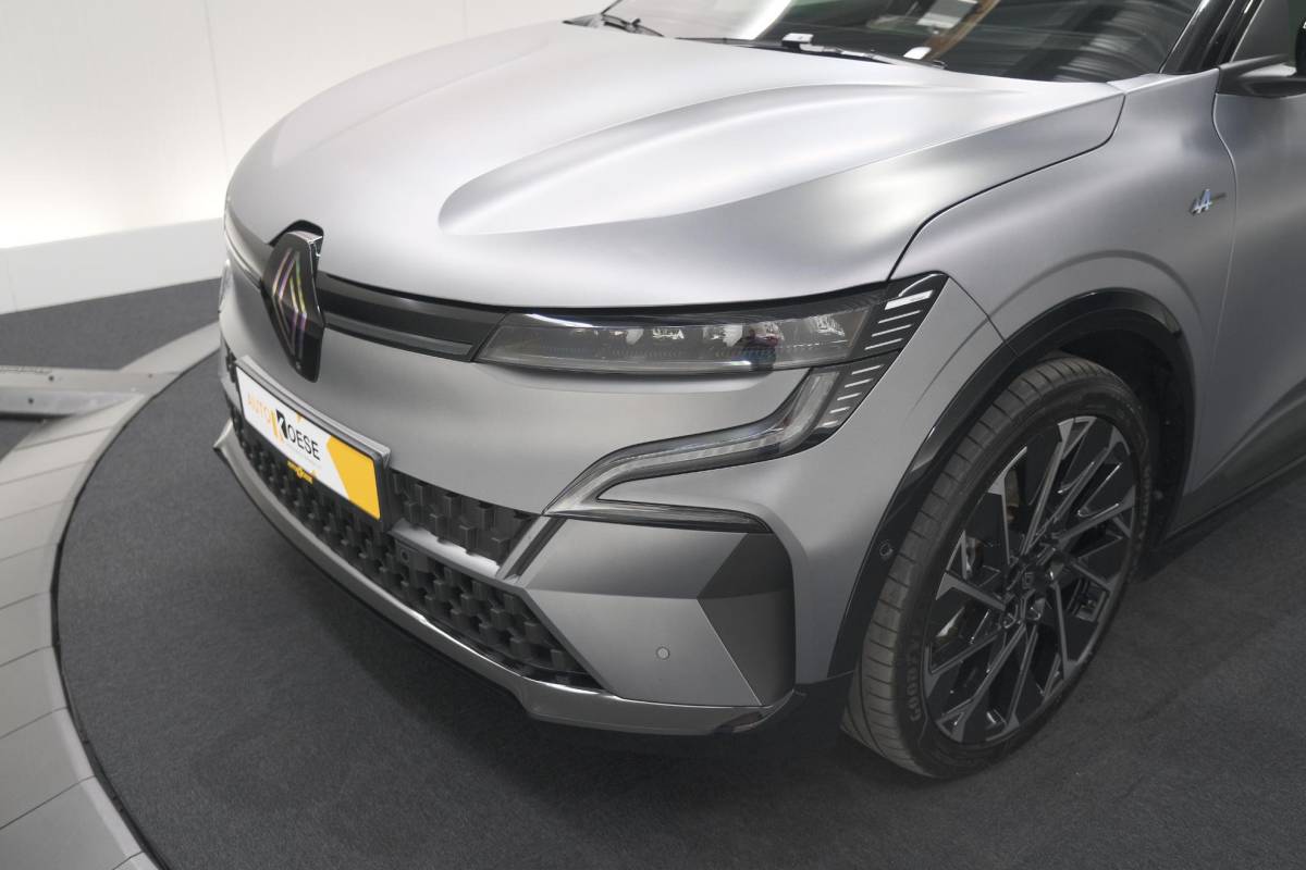 Renault Megane E-Tech Renault Megane E-Tech comfort range esprit alpine 60 kWh | 98,4% SOH | 360 Camera | Adaptieve Cruise Control & Go | Dodehoekdetectie