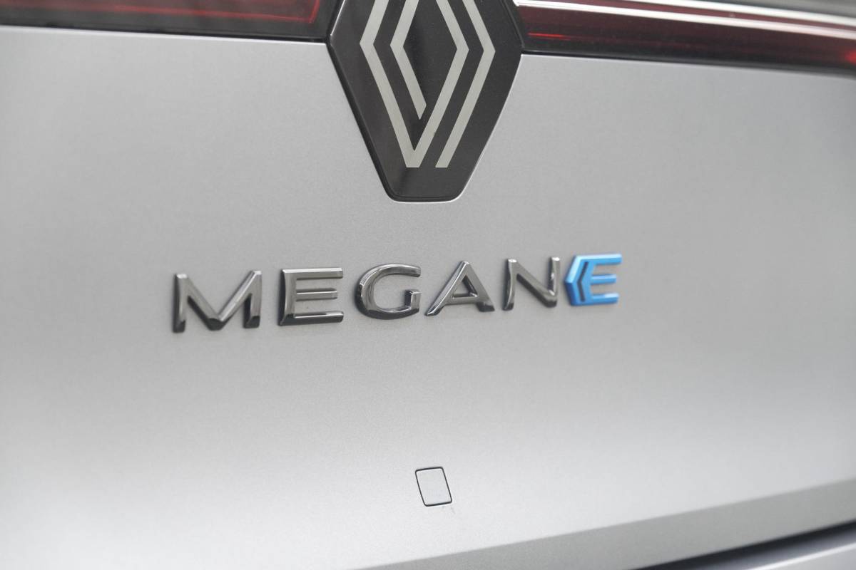 Renault Megane E-Tech Renault Megane E-Tech comfort range esprit alpine 60 kWh | 98,4% SOH | 360 Camera | Adaptieve Cruise Control & Go | Dodehoekdetectie