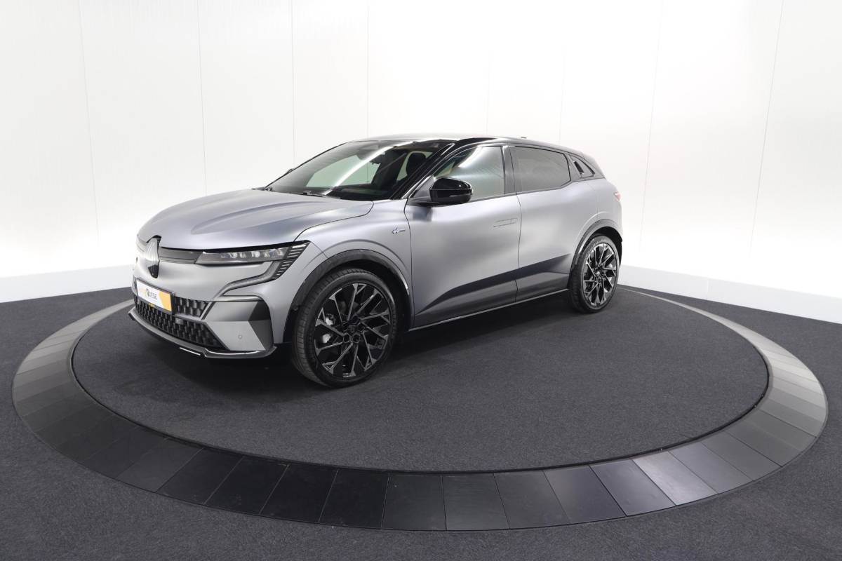 Renault Megane E-Tech Renault Megane E-Tech comfort range esprit alpine 60 kWh | 98,4% SOH | 360 Camera | Adaptieve Cruise Control & Go | Dodehoekdetectie