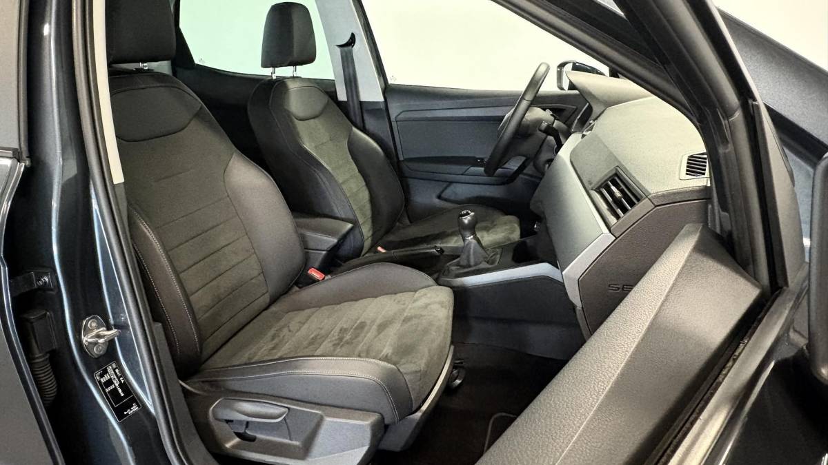SEAT Arona SEAT Arona 1.0 TSI Style Business Intense | niet in gerookt | complete historie