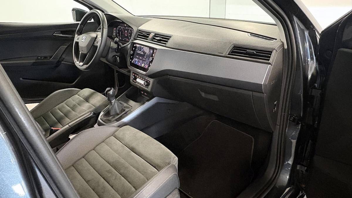 SEAT Arona SEAT Arona 1.0 TSI Style Business Intense | niet in gerookt | complete historie