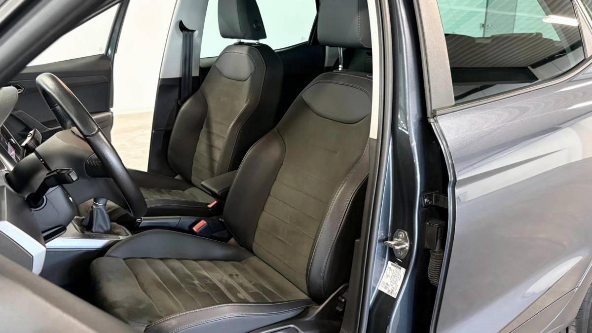 SEAT Arona SEAT Arona 1.0 TSI Style Business Intense | niet in gerookt | complete historie