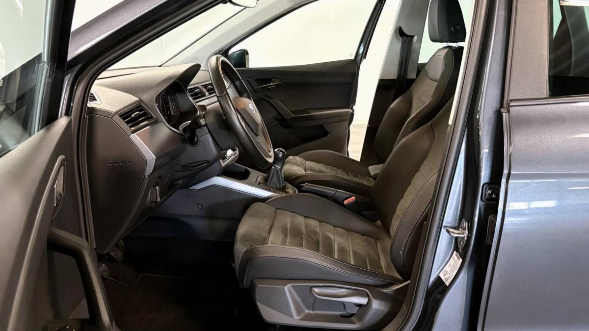 SEAT Arona SEAT Arona 1.0 TSI Style Business Intense | niet in gerookt | complete historie