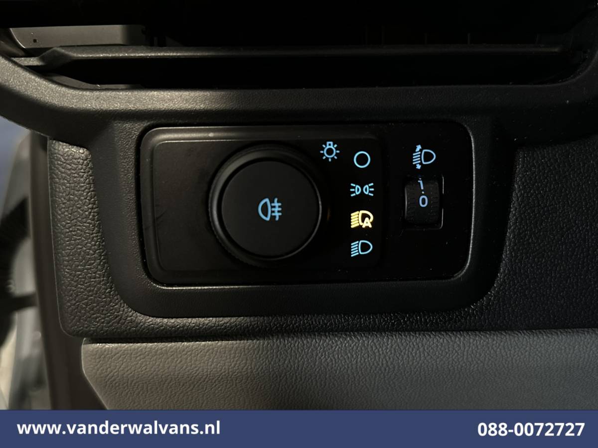 Ford Transit Custom Ford Transit Custom 2.0 TDCI 136pk L2H1 Euro6 Airco | Camera | Apple Carplay | LED | Cruisecontrol | Leder Android Auto, Verwarmde voorruit, Parkeersensoren, Bijrijdersbank