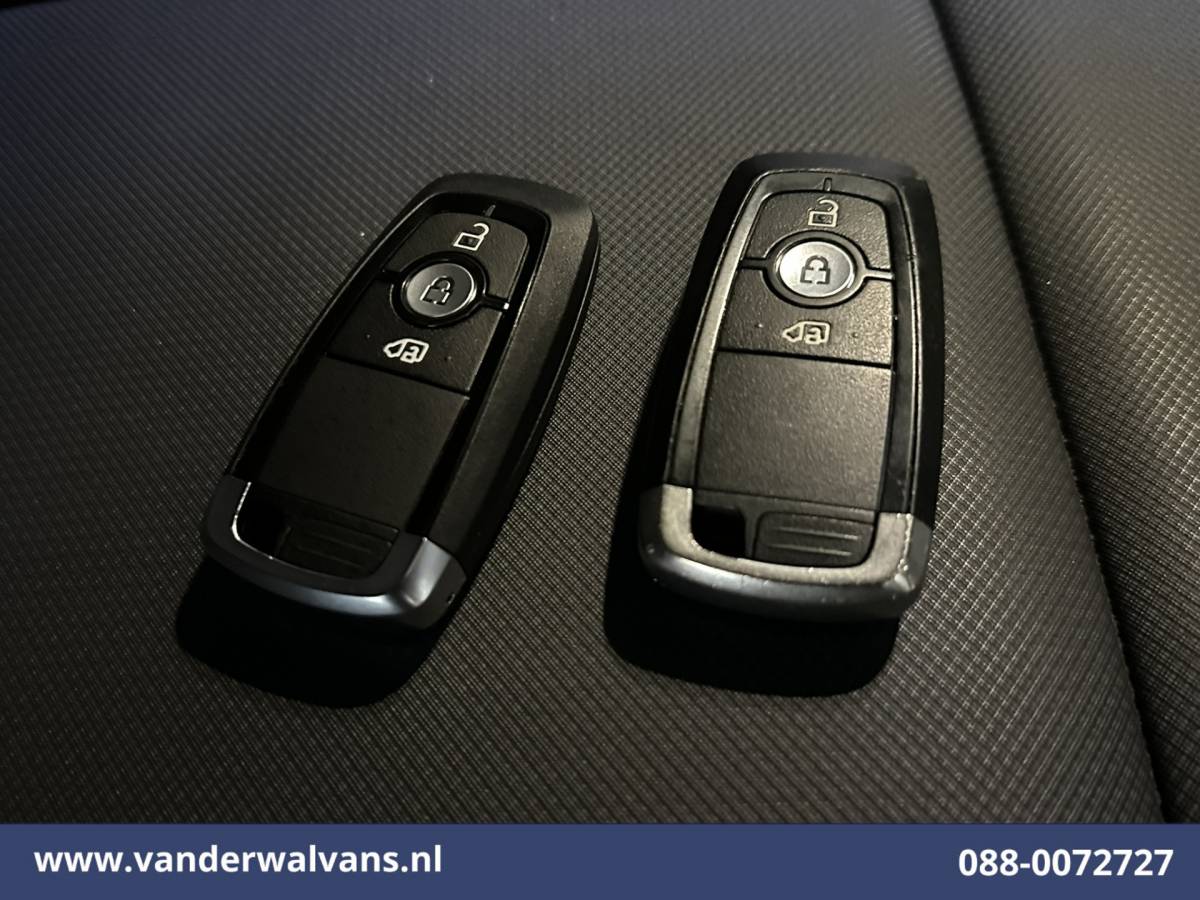 Ford Transit Custom Ford Transit Custom 2.0 TDCI 136pk L2H1 Euro6 Airco | Camera | Apple Carplay | LED | Cruisecontrol | Leder Android Auto, Verwarmde voorruit, Parkeersensoren, Bijrijdersbank