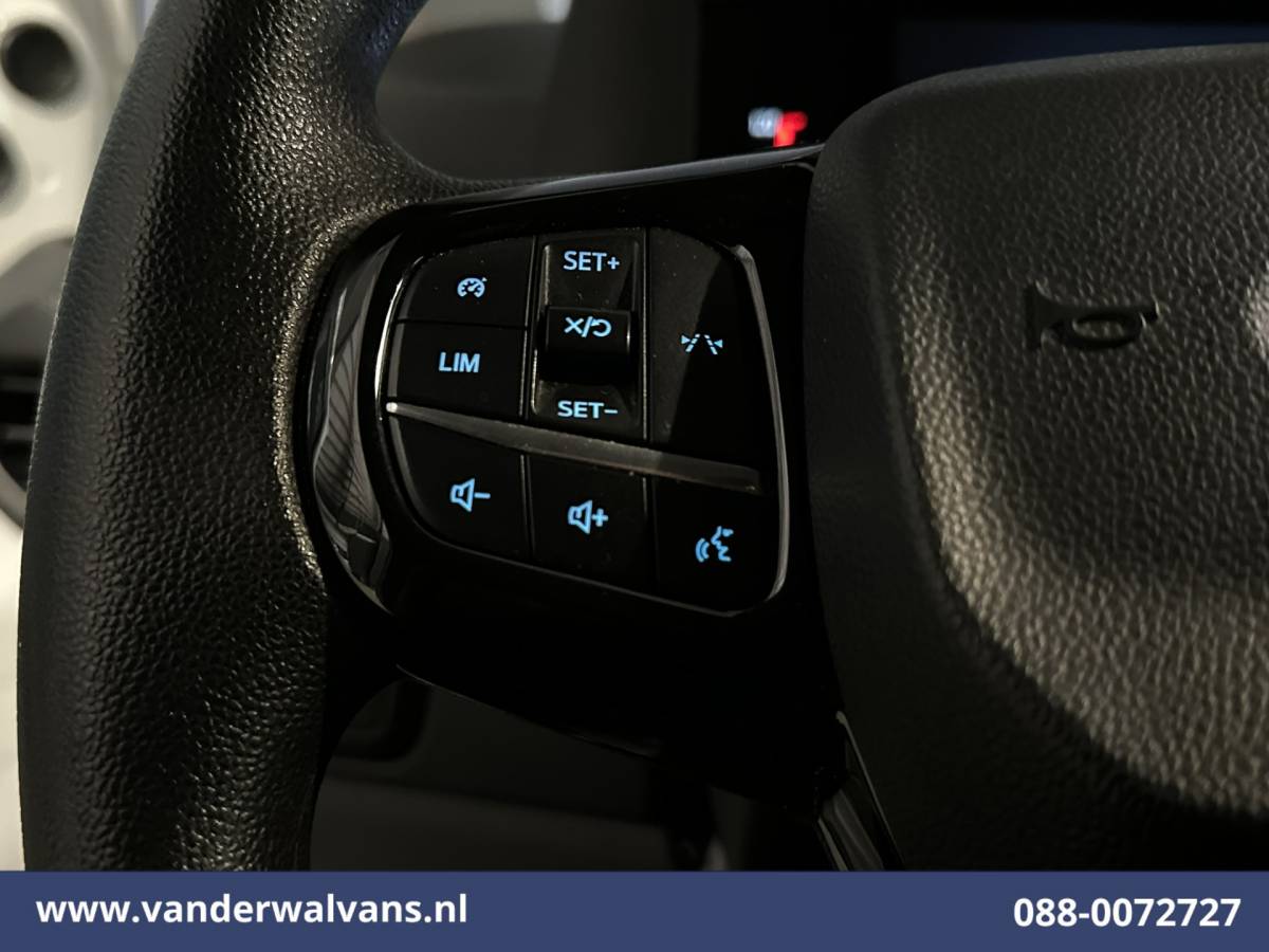 Ford Transit Custom Ford Transit Custom 2.0 TDCI 136pk L2H1 Euro6 Airco | Camera | Apple Carplay | LED | Cruisecontrol | Leder Android Auto, Verwarmde voorruit, Parkeersensoren, Bijrijdersbank