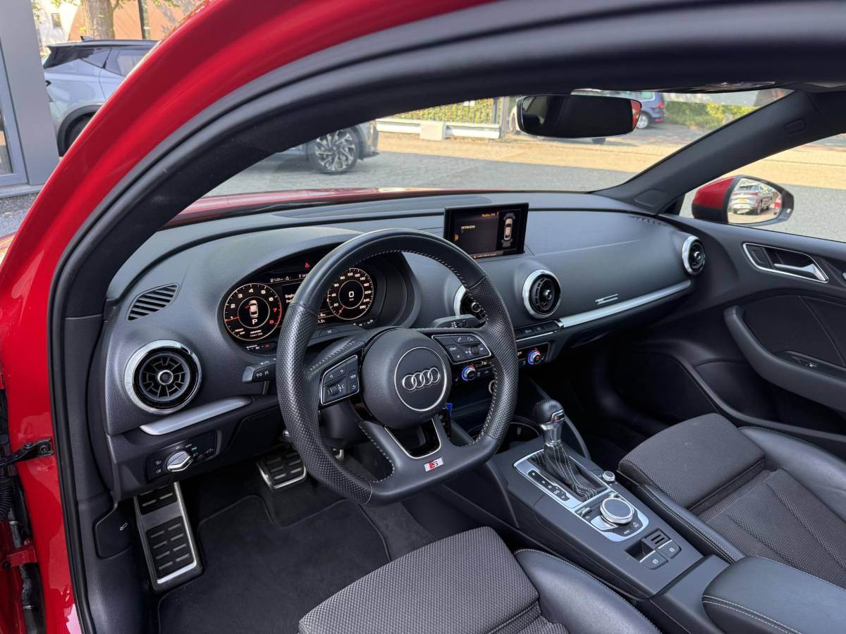 Audi A3 Audi A3 Limousine 35 TFSI CoD Advance Sport S-LINE BINNEN + BUITEN| PANO| STOELVERWARMING| LED| 2E EIGENAAR| ORIGINEEL NEDERLANDS NAP| DIGITAAL DASH| CARPLAY|