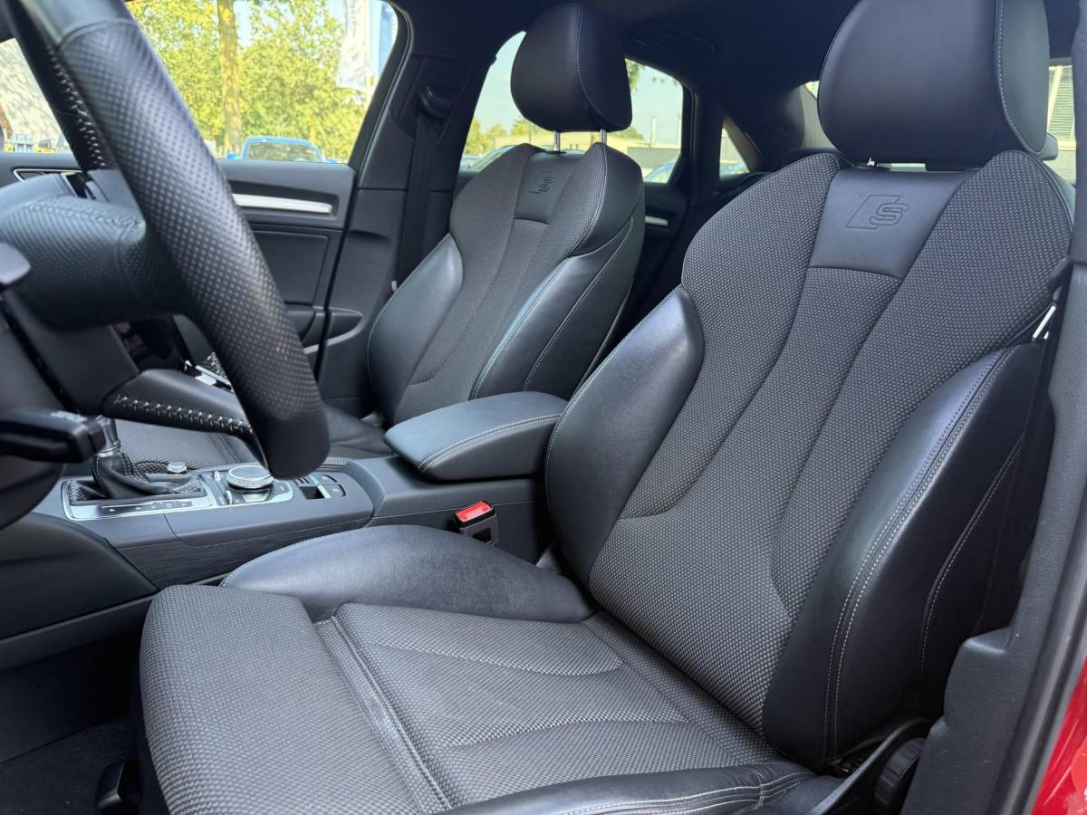 Audi A3 Audi A3 Limousine 35 TFSI CoD Advance Sport S-LINE BINNEN + BUITEN| PANO| STOELVERWARMING| LED| 2E EIGENAAR| ORIGINEEL NEDERLANDS NAP| DIGITAAL DASH| CARPLAY|