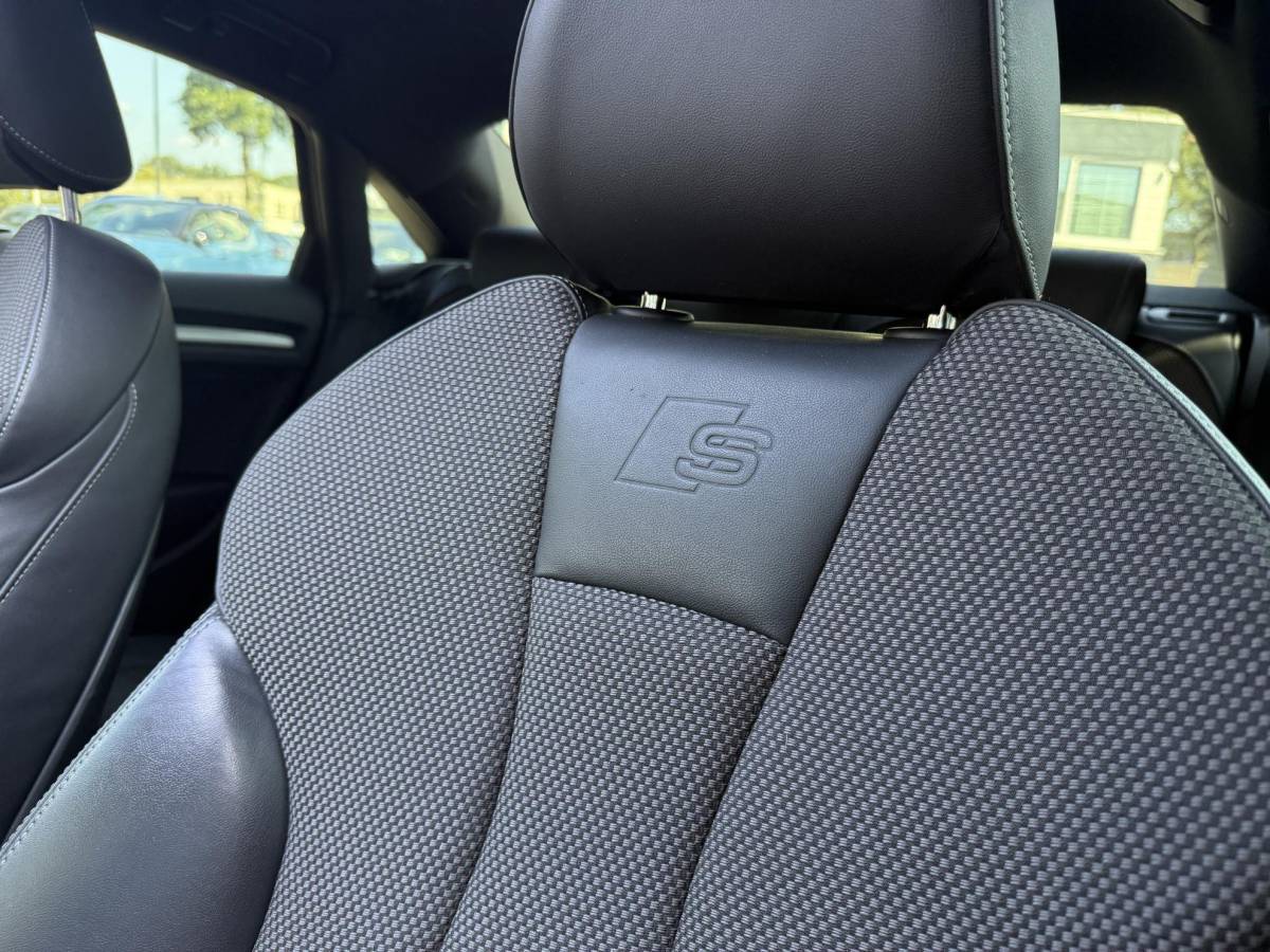 Audi A3 Audi A3 Limousine 35 TFSI CoD Advance Sport S-LINE BINNEN + BUITEN| PANO| STOELVERWARMING| LED| 2E EIGENAAR| ORIGINEEL NEDERLANDS NAP| DIGITAAL DASH| CARPLAY|