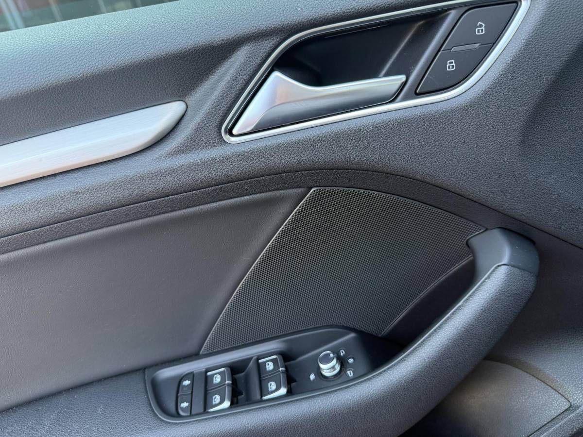 Audi A3 Audi A3 Limousine 35 TFSI CoD Advance Sport S-LINE BINNEN + BUITEN| PANO| STOELVERWARMING| LED| 2E EIGENAAR| ORIGINEEL NEDERLANDS NAP| DIGITAAL DASH| CARPLAY|