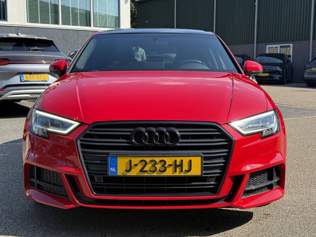 Audi A3 Audi A3 Limousine 35 TFSI CoD Advance Sport S-LINE BINNEN + BUITEN| PANO| STOELVERWARMING| LED| 2E EIGENAAR| ORIGINEEL NEDERLANDS NAP| DIGITAAL DASH| CARPLAY|
