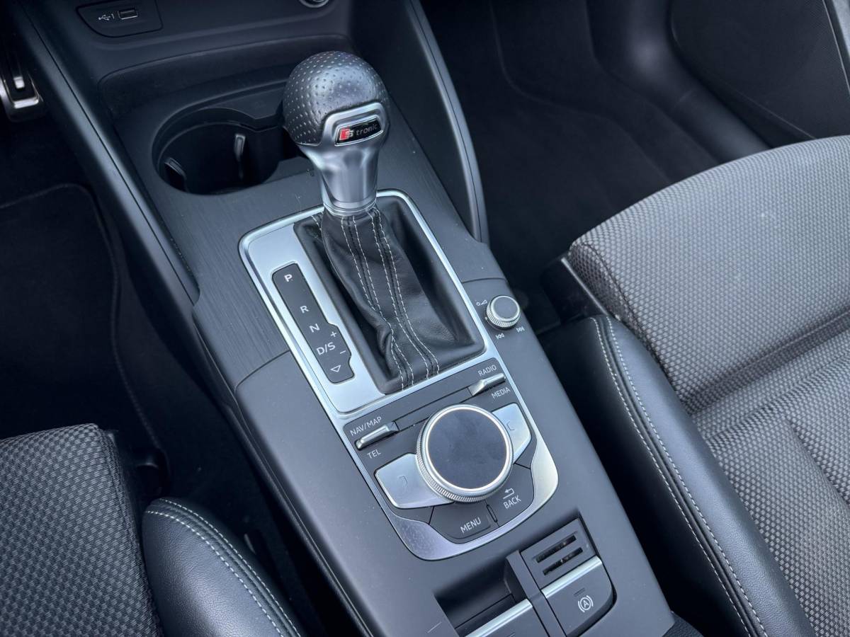 Audi A3 Audi A3 Limousine 35 TFSI CoD Advance Sport S-LINE BINNEN + BUITEN| PANO| STOELVERWARMING| LED| 2E EIGENAAR| ORIGINEEL NEDERLANDS NAP| DIGITAAL DASH| CARPLAY|