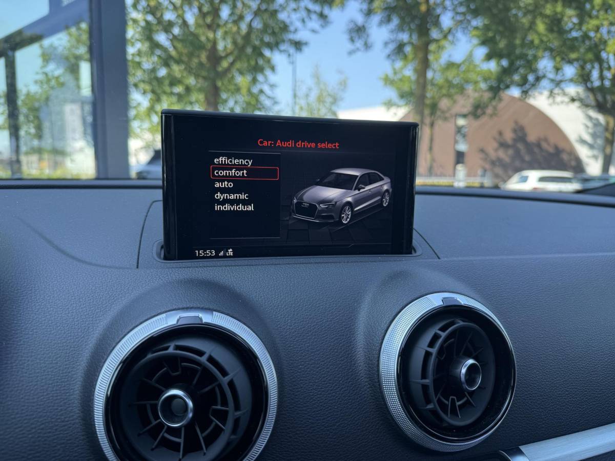 Audi A3 Audi A3 Limousine 35 TFSI CoD Advance Sport S-LINE BINNEN + BUITEN| PANO| STOELVERWARMING| LED| 2E EIGENAAR| ORIGINEEL NEDERLANDS NAP| DIGITAAL DASH| CARPLAY|