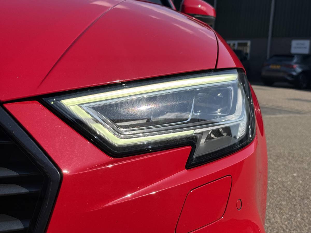Audi A3 Audi A3 Limousine 35 TFSI CoD Advance Sport S-LINE BINNEN + BUITEN| PANO| STOELVERWARMING| LED| 2E EIGENAAR| ORIGINEEL NEDERLANDS NAP| DIGITAAL DASH| CARPLAY|