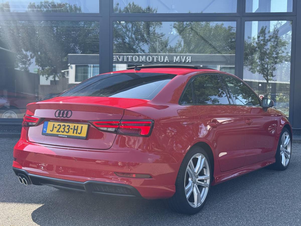 Audi A3 Audi A3 Limousine 35 TFSI CoD Advance Sport S-LINE BINNEN + BUITEN| PANO| STOELVERWARMING| LED| 2E EIGENAAR| ORIGINEEL NEDERLANDS NAP| DIGITAAL DASH| CARPLAY|