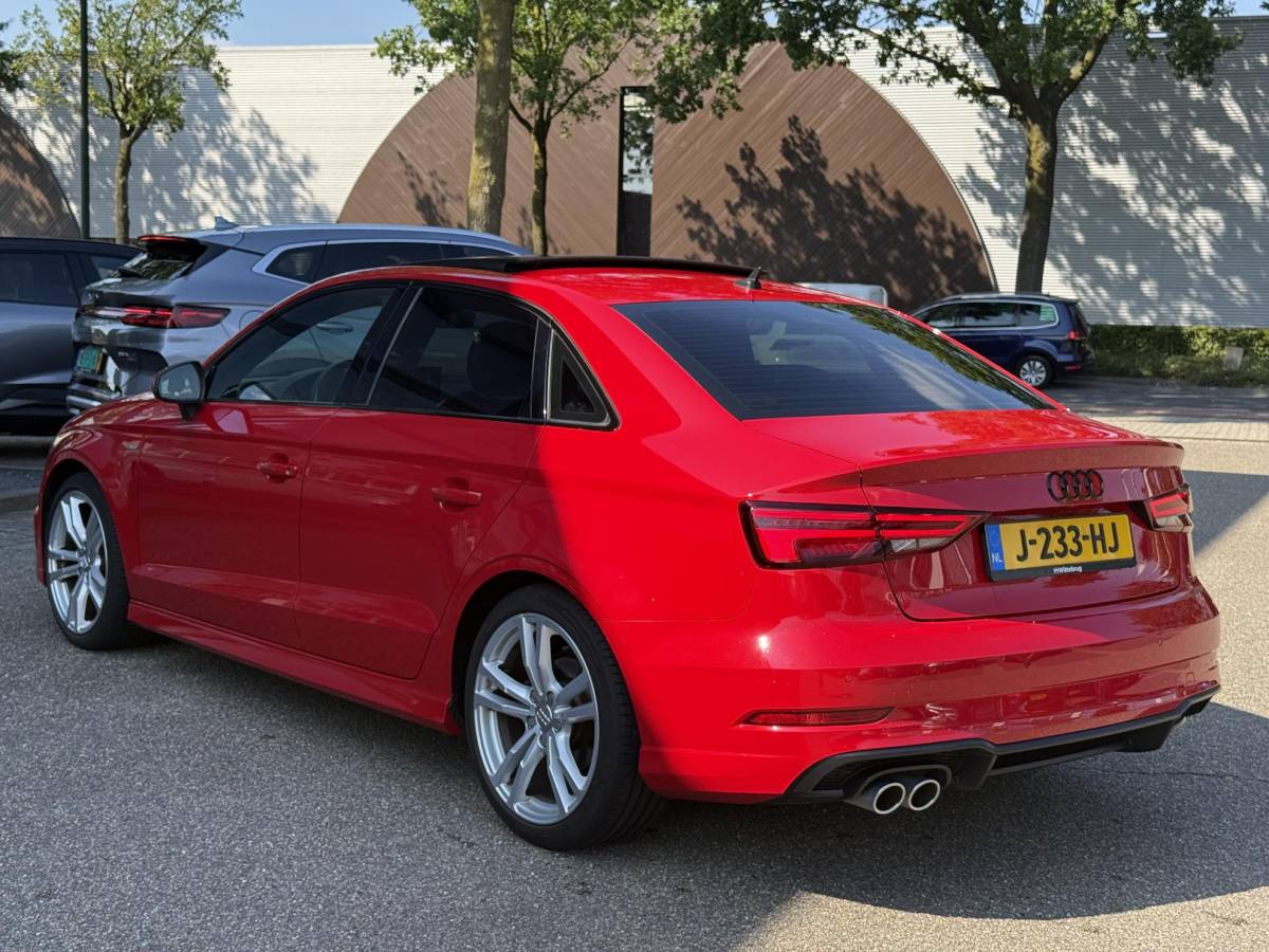 Audi A3 Audi A3 Limousine 35 TFSI CoD Advance Sport S-LINE BINNEN + BUITEN| PANO| STOELVERWARMING| LED| 2E EIGENAAR| ORIGINEEL NEDERLANDS NAP| DIGITAAL DASH| CARPLAY|