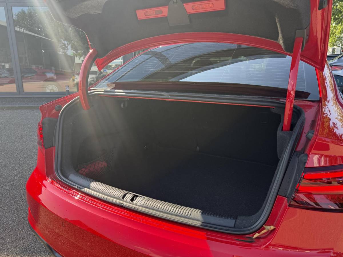 Audi A3 Audi A3 Limousine 35 TFSI CoD Advance Sport S-LINE BINNEN + BUITEN| PANO| STOELVERWARMING| LED| 2E EIGENAAR| ORIGINEEL NEDERLANDS NAP| DIGITAAL DASH| CARPLAY|