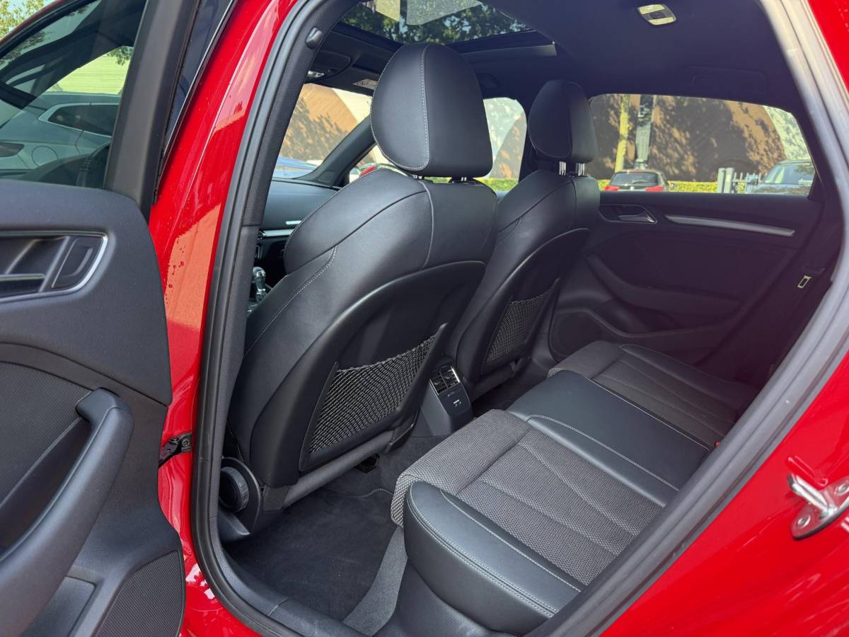 Audi A3 Audi A3 Limousine 35 TFSI CoD Advance Sport S-LINE BINNEN + BUITEN| PANO| STOELVERWARMING| LED| 2E EIGENAAR| ORIGINEEL NEDERLANDS NAP| DIGITAAL DASH| CARPLAY|