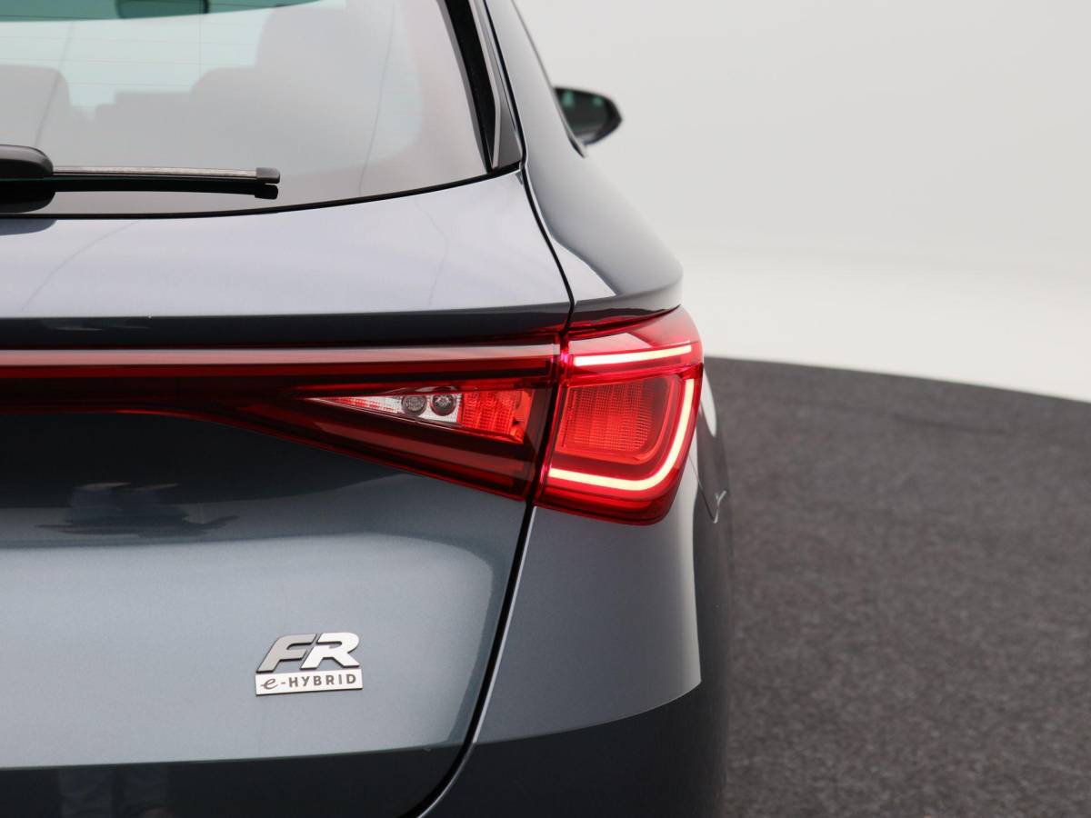 SEAT Leon SEAT Leon Sportstourer 1.5 TSi 204 Pk e-Hybrid FR Business | Stoel/Stuurverwarming | Camera | Trekhaak | Navigatie | 17 Inch | 34.512 Km !!