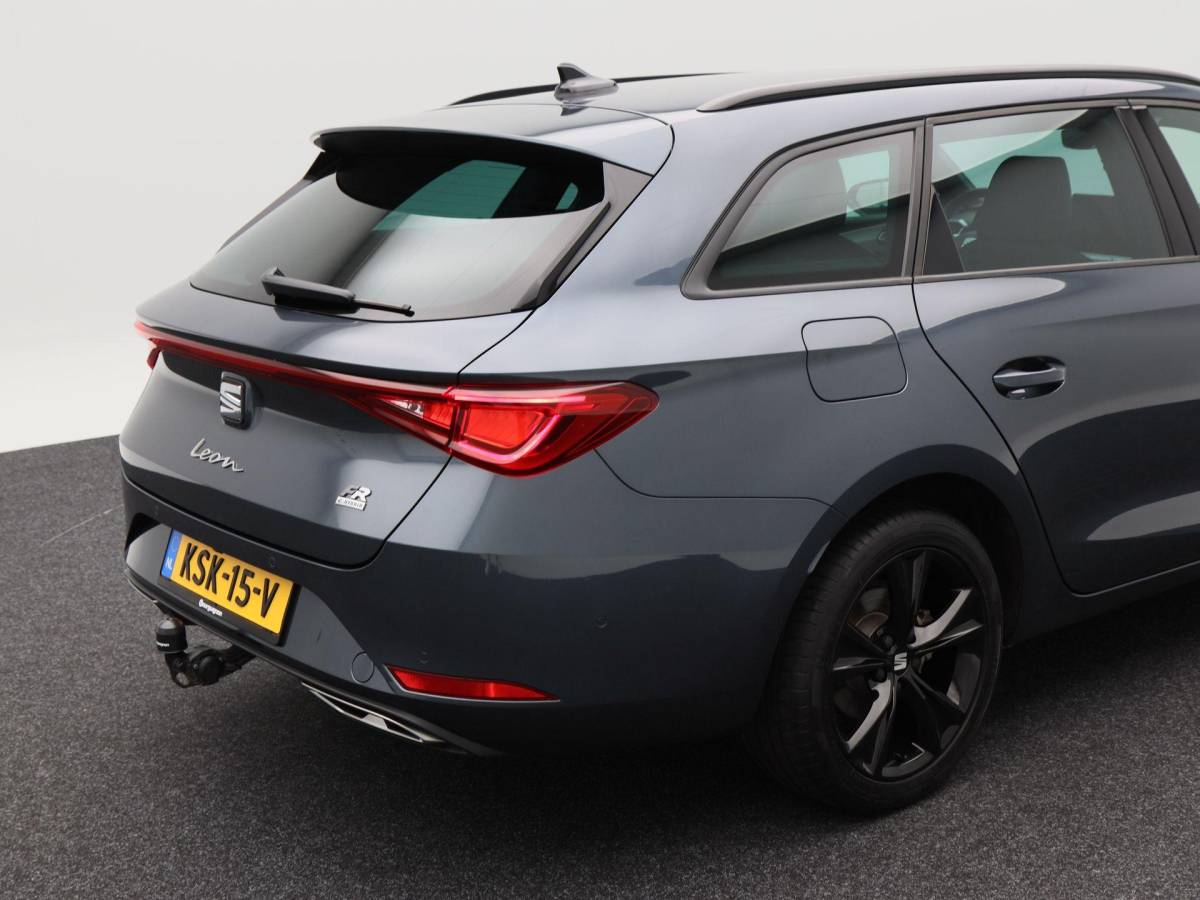 SEAT Leon SEAT Leon Sportstourer 1.5 TSi 204 Pk e-Hybrid FR Business | Stoel/Stuurverwarming | Camera | Trekhaak | Navigatie | 17 Inch | 34.512 Km !!