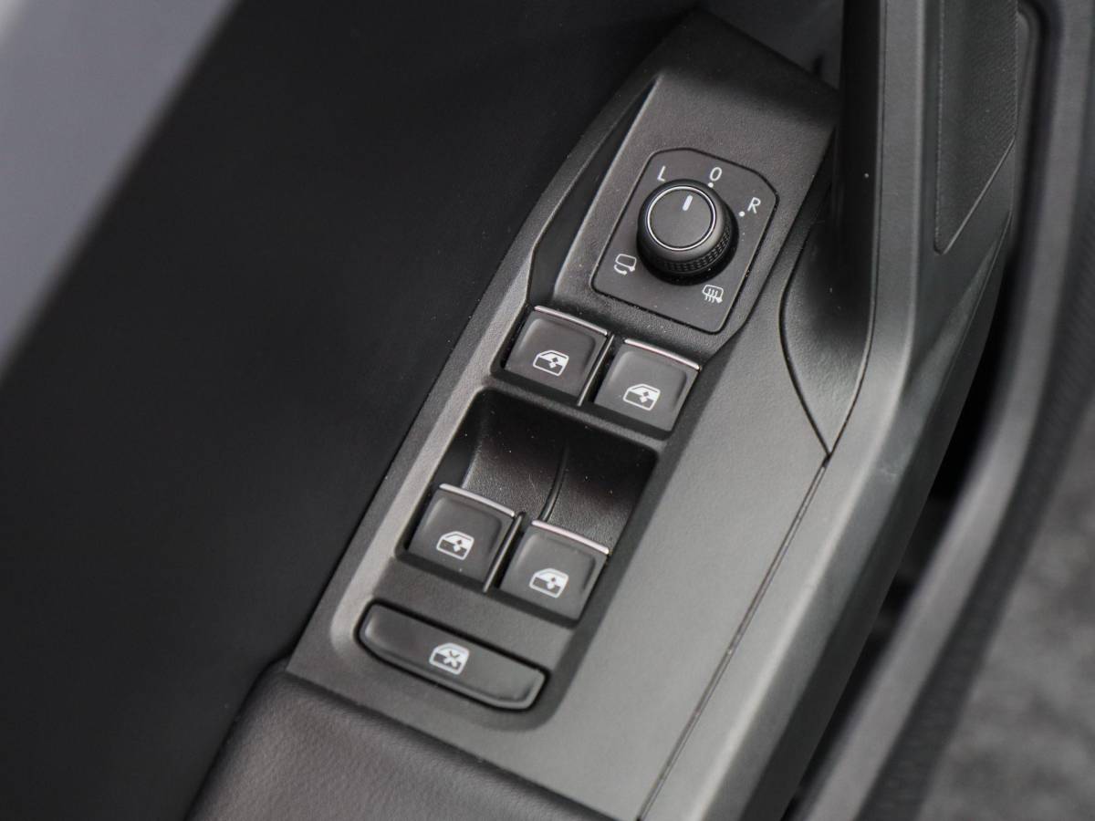 SEAT Leon SEAT Leon Sportstourer 1.5 TSi 204 Pk e-Hybrid FR Business | Stoel/Stuurverwarming | Camera | Trekhaak | Navigatie | 17 Inch | 34.512 Km !!
