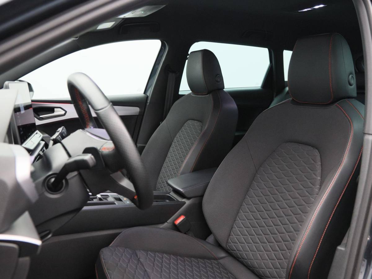 SEAT Leon SEAT Leon Sportstourer 1.5 TSi 204 Pk e-Hybrid FR Business | Stoel/Stuurverwarming | Camera | Trekhaak | Navigatie | 17 Inch | 34.512 Km !!