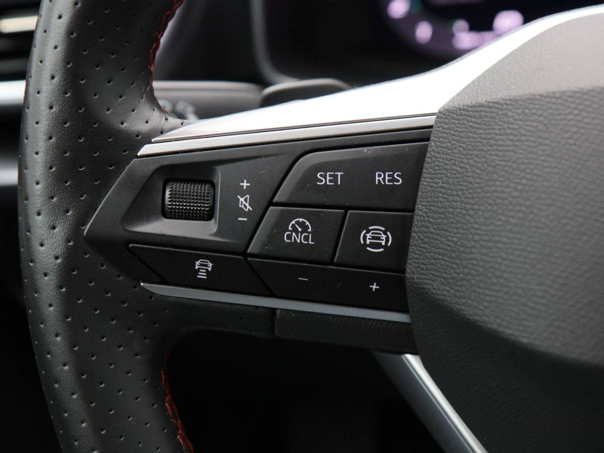 SEAT Leon SEAT Leon Sportstourer 1.5 TSi 204 Pk e-Hybrid FR Business | Stoel/Stuurverwarming | Camera | Trekhaak | Navigatie | 17 Inch | 34.512 Km !!