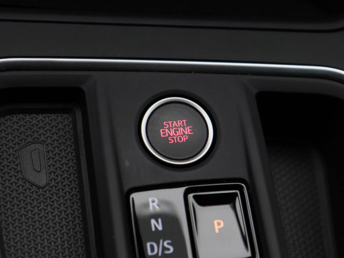 SEAT Leon SEAT Leon Sportstourer 1.5 TSi 204 Pk e-Hybrid FR Business | Stoel/Stuurverwarming | Camera | Trekhaak | Navigatie | 17 Inch | 34.512 Km !!