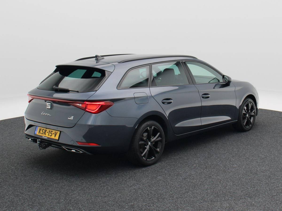 SEAT Leon SEAT Leon Sportstourer 1.5 TSi 204 Pk e-Hybrid FR Business | Stoel/Stuurverwarming | Camera | Trekhaak | Navigatie | 17 Inch | 34.512 Km !!