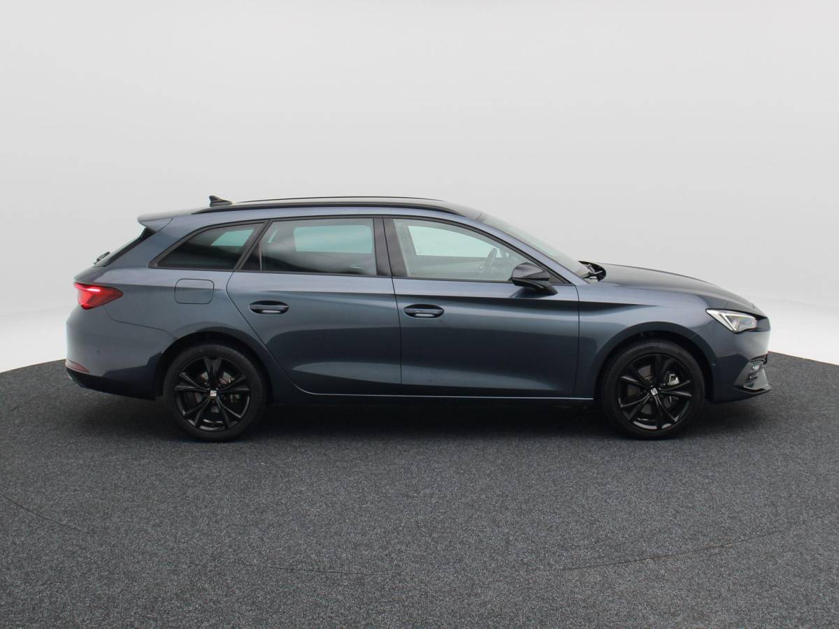 SEAT Leon SEAT Leon Sportstourer 1.5 TSi 204 Pk e-Hybrid FR Business | Stoel/Stuurverwarming | Camera | Trekhaak | Navigatie | 17 Inch | 34.512 Km !!