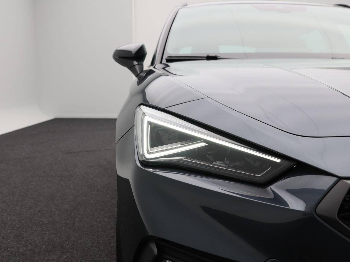 SEAT Leon SEAT Leon Sportstourer 1.5 TSi 204 Pk e-Hybrid FR Business | Stoel/Stuurverwarming | Camera | Trekhaak | Navigatie | 17 Inch | 34.512 Km !!