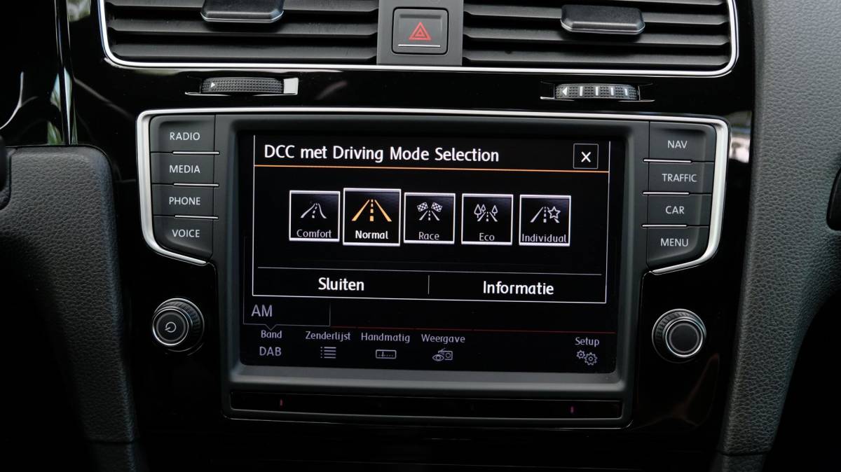 Volkswagen Golf Volkswagen Golf 2.0 TSI R | Orig NL | TTE525 | Pano | Vol!