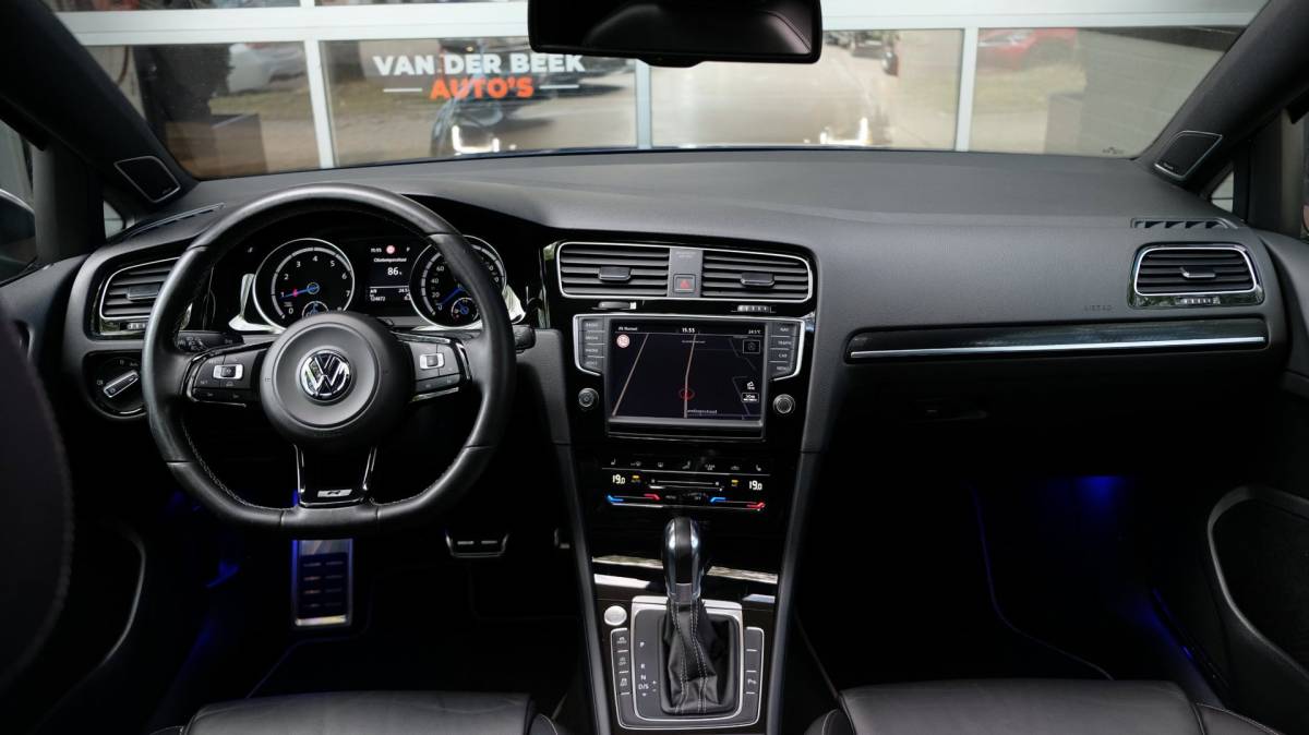 Volkswagen Golf Volkswagen Golf 2.0 TSI R | Orig NL | TTE525 | Pano | Vol!