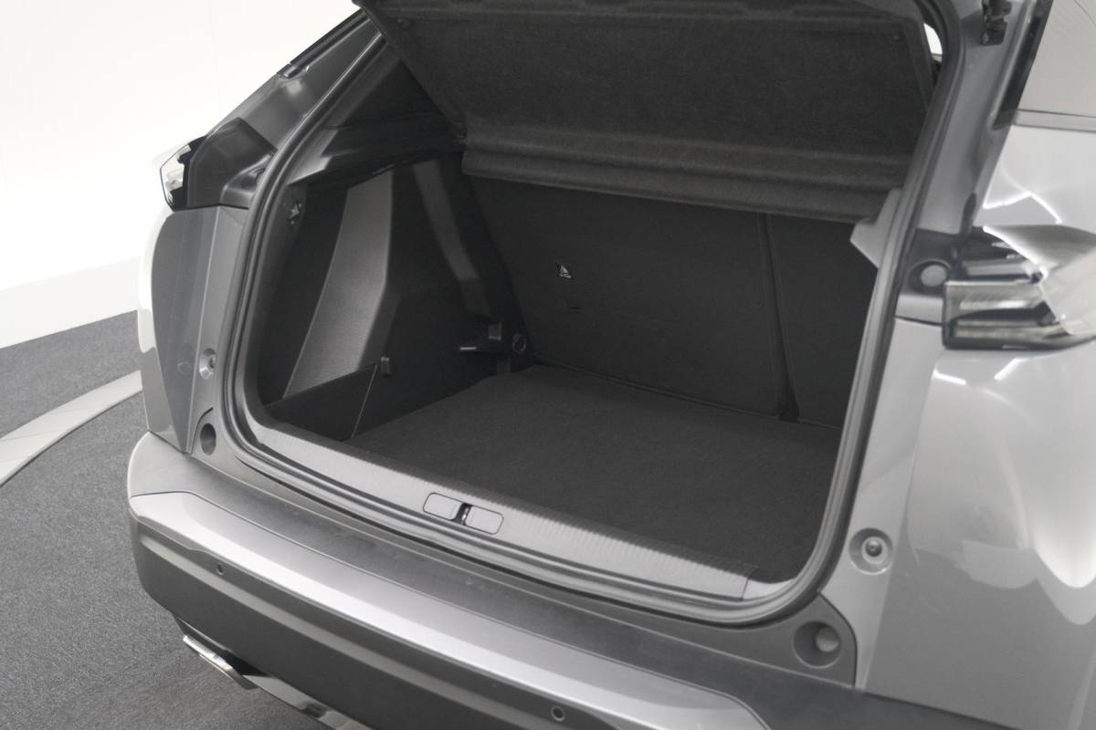 Peugeot 2008 Peugeot 2008 1.2 Hybrid 145 Allure | Apple Carplay | Climate Control | Parkeersensoren Voor + Achter