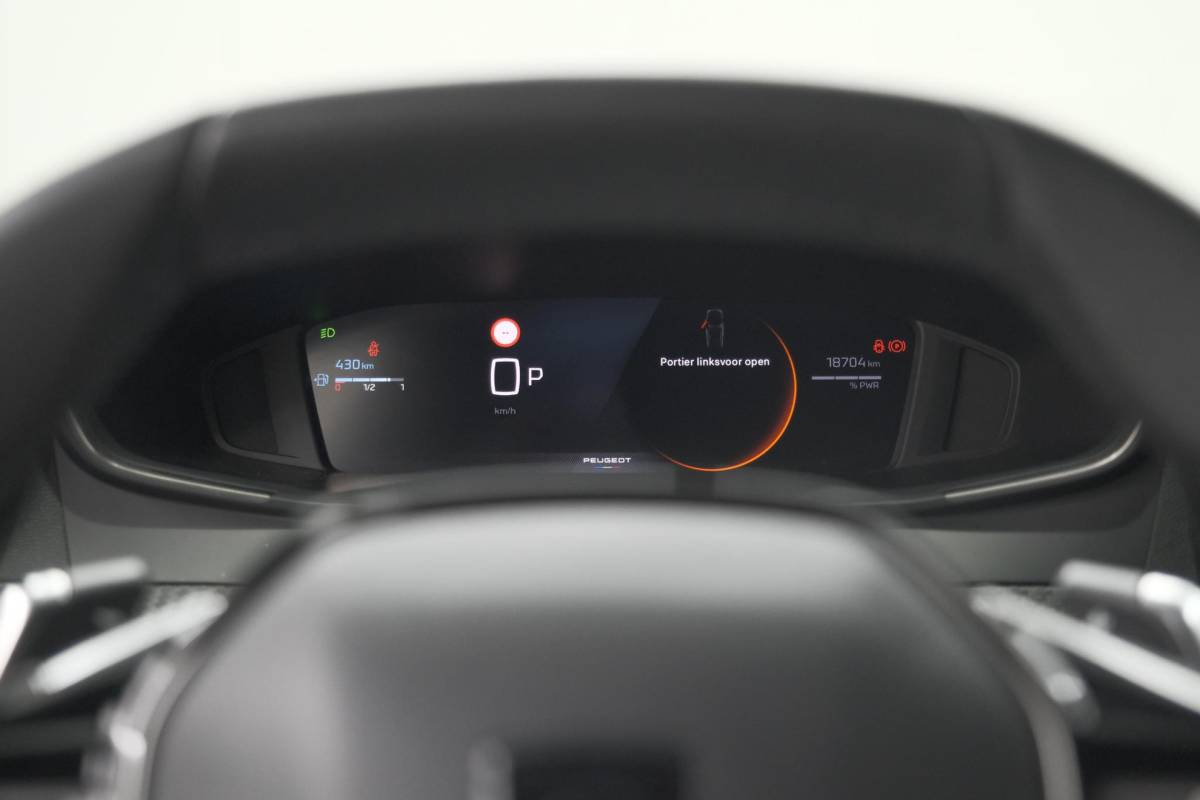 Peugeot 2008 Peugeot 2008 1.2 Hybrid 145 Allure | Apple Carplay | Climate Control | Parkeersensoren Voor + Achter