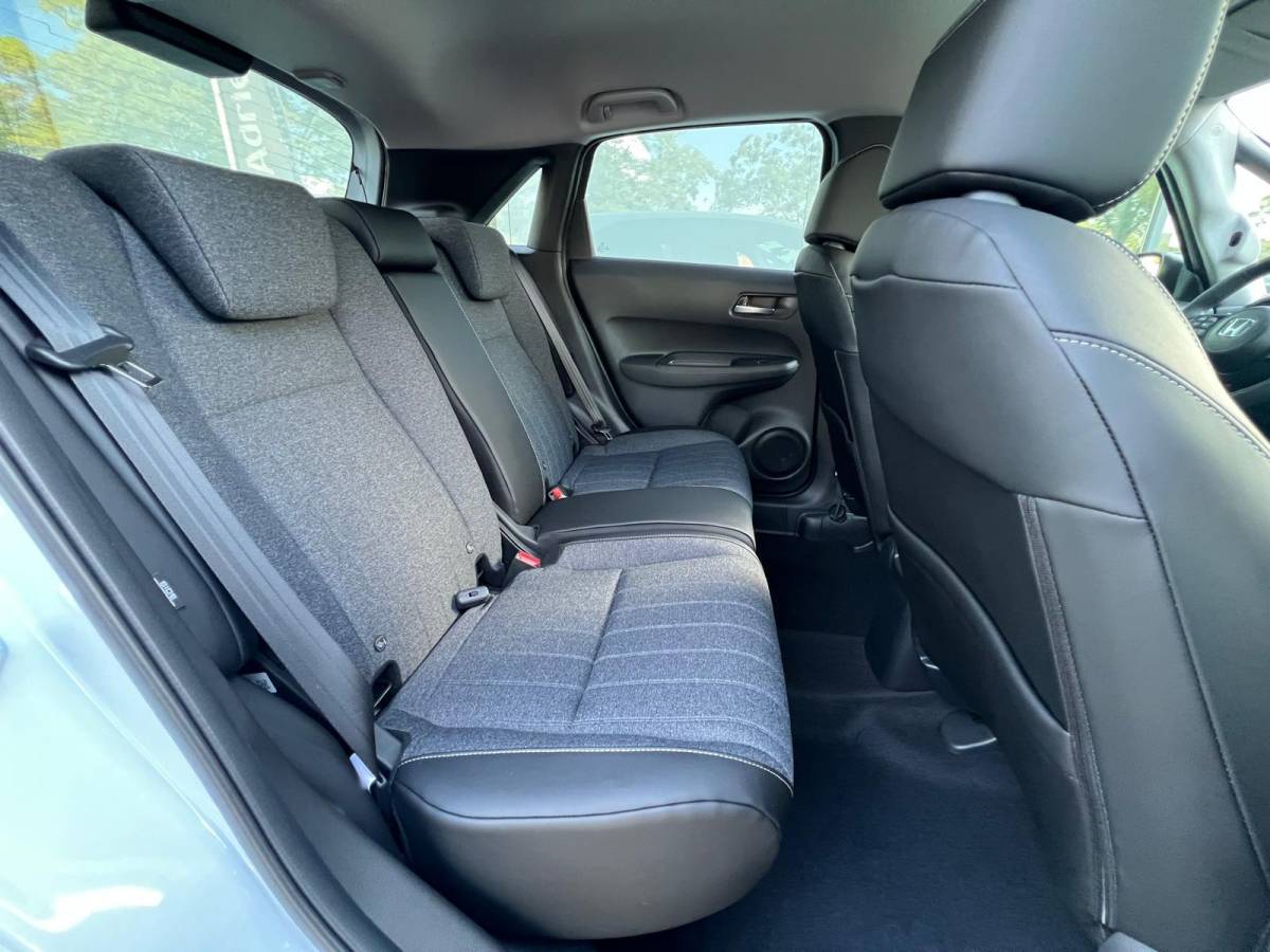 Honda Jazz Honda Jazz 1.5 e:HEV Advance NIEUWE AUTO | VOORRAAD VOORDEEL €1.450,- | AUTOMAAT | ACC | STOEL + STUURVERWARMING | APPLE EN ANDROID AUTO | A. CAMERA | NAVIGATIE |