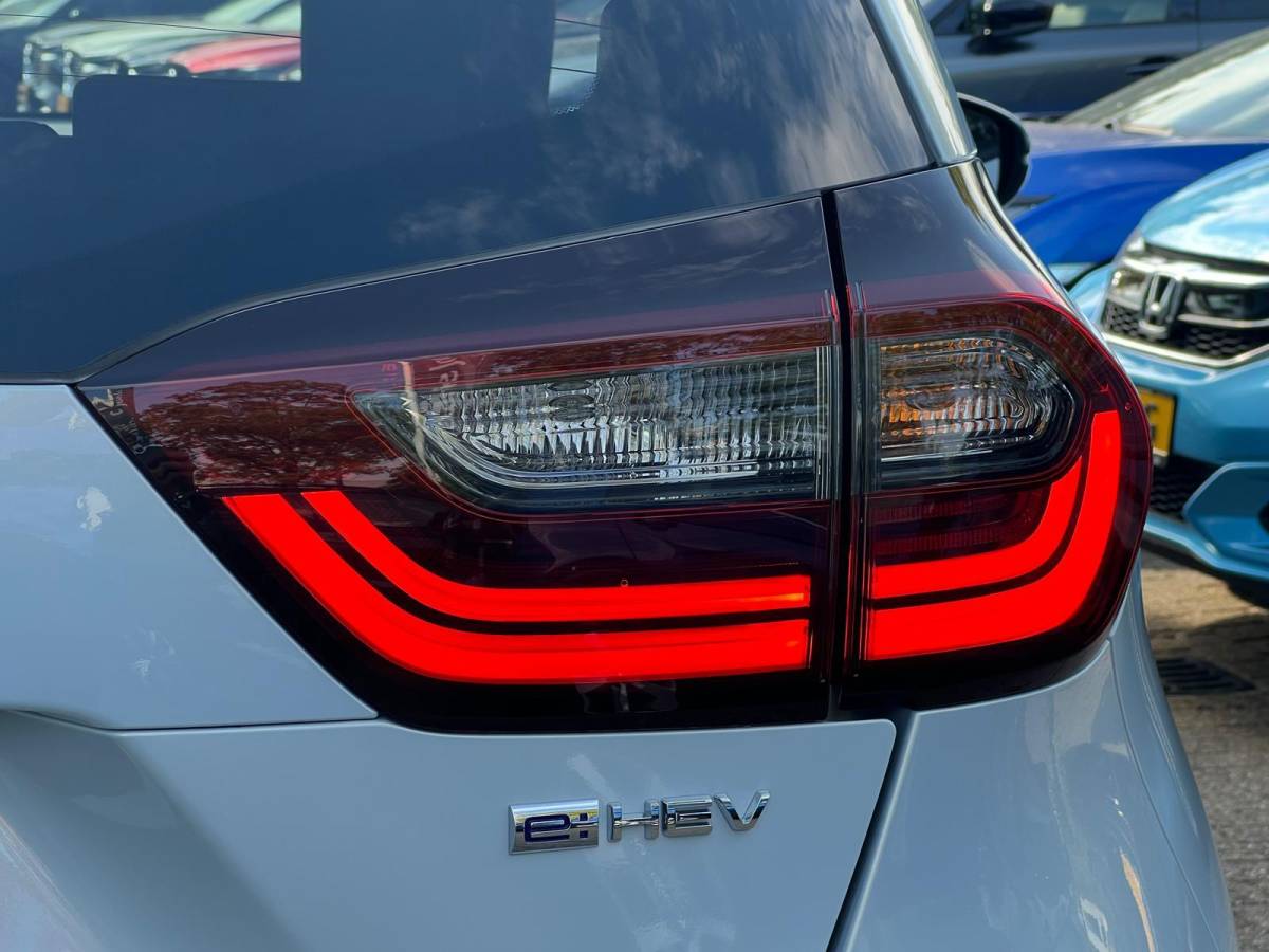 Honda Jazz Honda Jazz 1.5 e:HEV Advance NIEUWE AUTO | VOORRAAD VOORDEEL €1.450,- | AUTOMAAT | ACC | STOEL + STUURVERWARMING | APPLE EN ANDROID AUTO | A. CAMERA | NAVIGATIE |