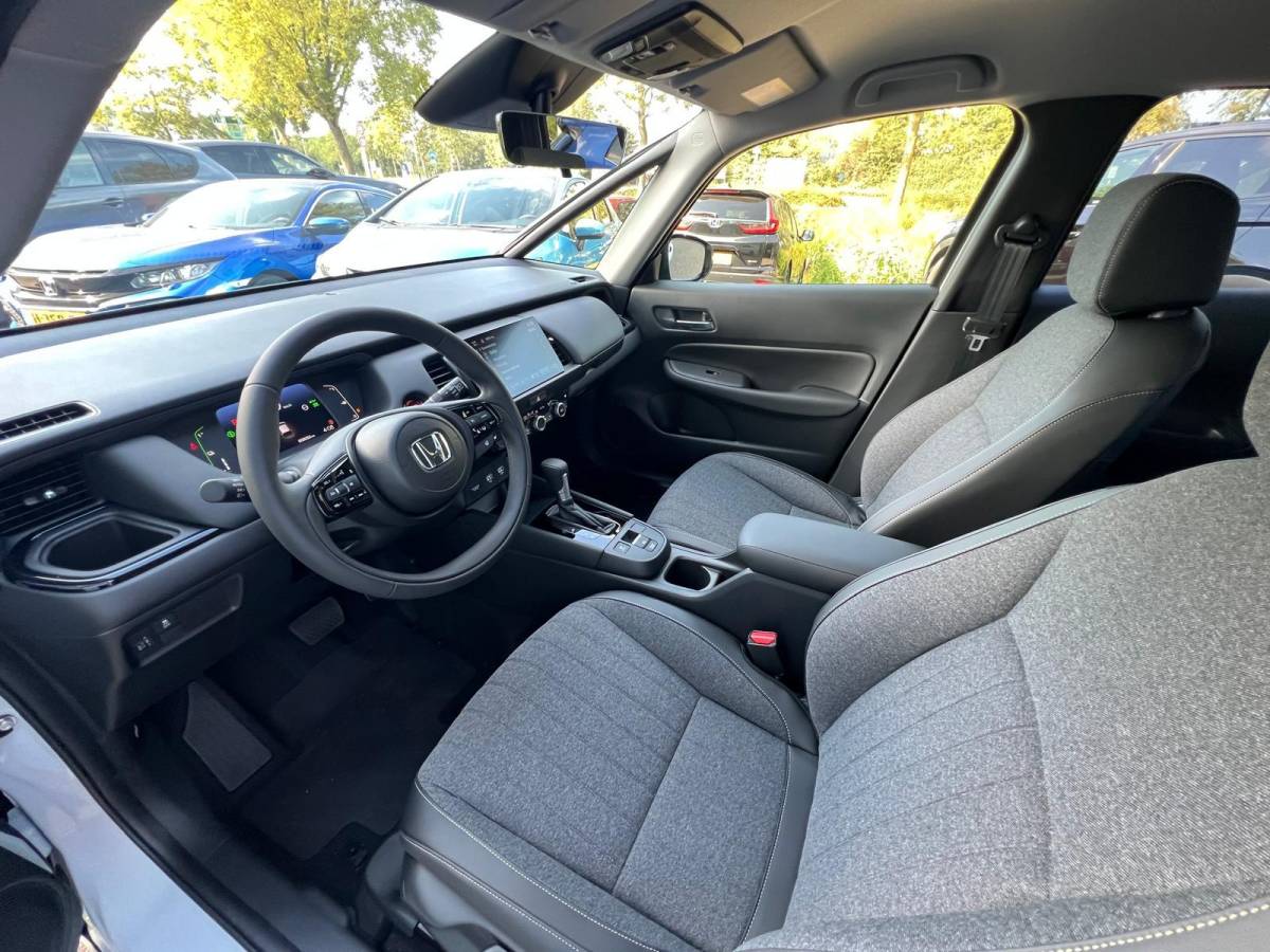 Honda Jazz Honda Jazz 1.5 e:HEV Advance NIEUWE AUTO | VOORRAAD VOORDEEL €1.450,- | AUTOMAAT | ACC | STOEL + STUURVERWARMING | APPLE EN ANDROID AUTO | A. CAMERA | NAVIGATIE |