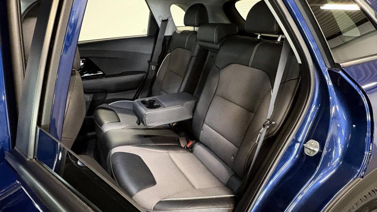 Kia e-Niro Kia e-Niro DynamicPlusLine 39 kWh Schuif/kanteldak | KIA onderhouden
