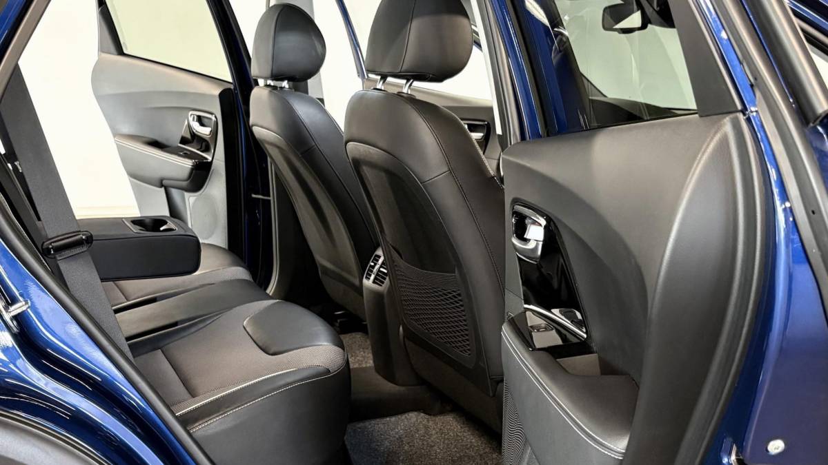 Kia e-Niro Kia e-Niro DynamicPlusLine 39 kWh Schuif/kanteldak | KIA onderhouden