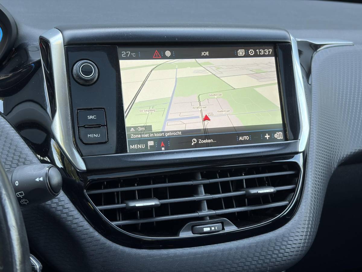 Peugeot 2008 Peugeot 2008 1.2 PureTech Allure ✓1e Eigenaar✓D-riem vv in 2025✓110pk✓Navi✓Pano✓Carplay✓Pdc V+A✓Lm velgen✓N.A.P✓Halfleder✓Clima✓Apk tot 10-2027