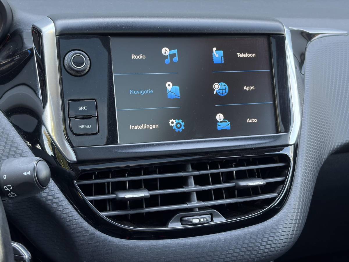 Peugeot 2008 Peugeot 2008 1.2 PureTech Allure ✓1e Eigenaar✓D-riem vv in 2025✓110pk✓Navi✓Pano✓Carplay✓Pdc V+A✓Lm velgen✓N.A.P✓Halfleder✓Clima✓Apk tot 10-2027