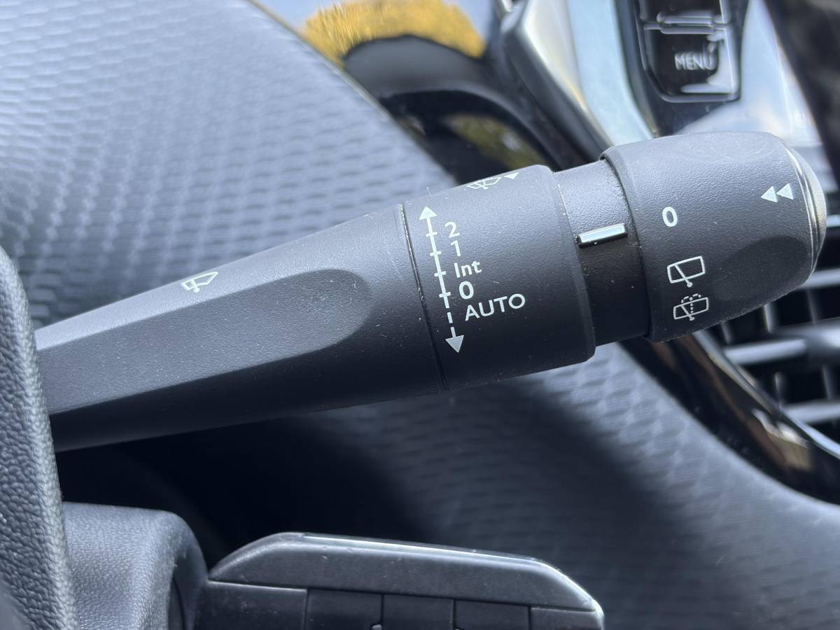 Peugeot 2008 Peugeot 2008 1.2 PureTech Allure ✓1e Eigenaar✓D-riem vv in 2025✓110pk✓Navi✓Pano✓Carplay✓Pdc V+A✓Lm velgen✓N.A.P✓Halfleder✓Clima✓Apk tot 10-2027
