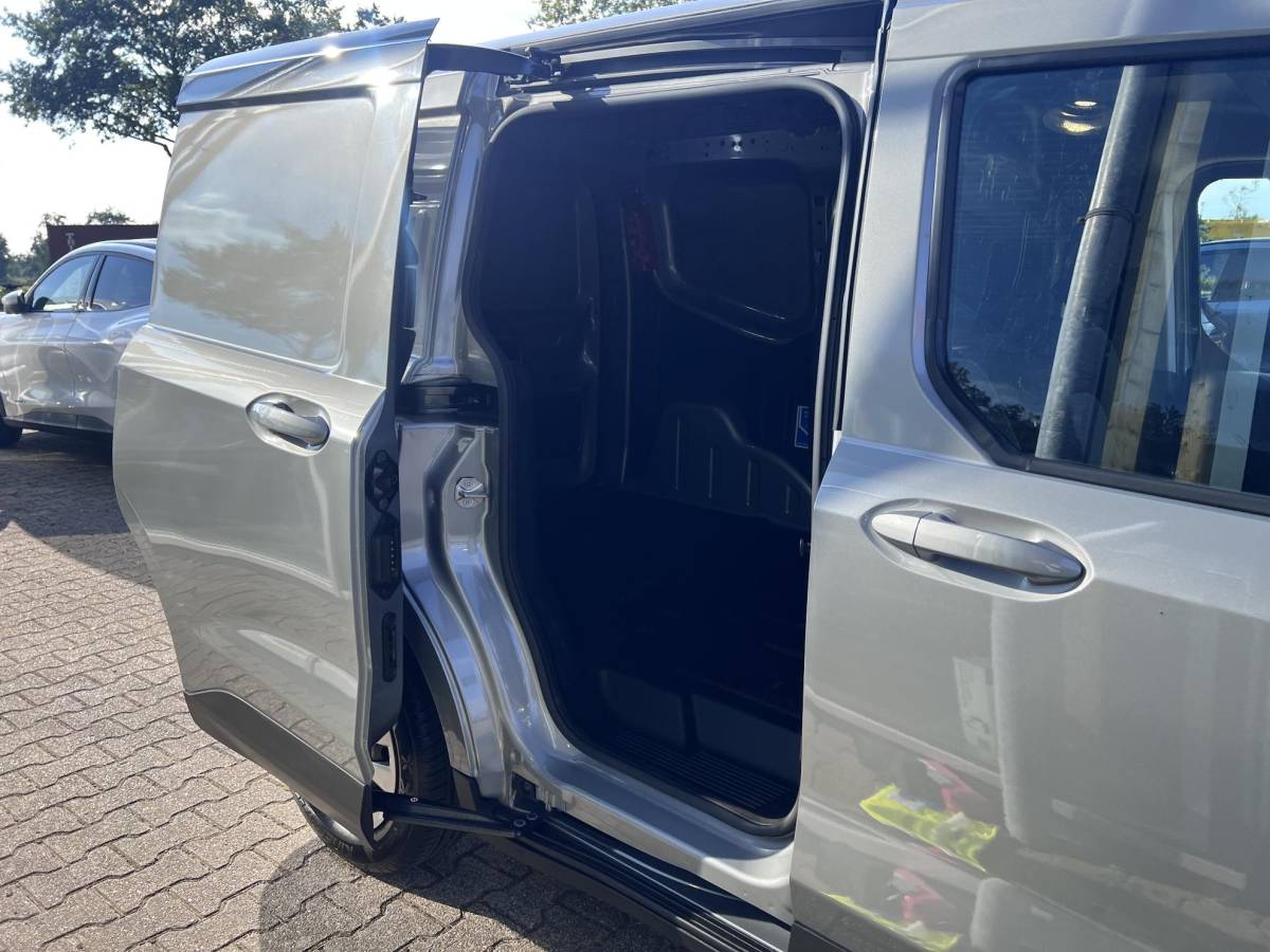 Ford Transit Courier Ford Transit Courier 1.0 EcoBoost Trend 125pk | Automaat | Adaptive cruise control | Achteruitrijcamera |  Navigatie