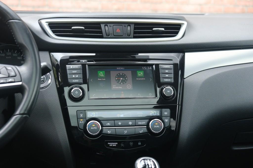 Nissan QASHQAI Nissan Qashqai 1.3 DIG-T 140pk Tekna | Navi | App Connect | Climate | Cruise | Panoramadak | 360° Camera | Keyless | Winter Pakket | Trekhaak