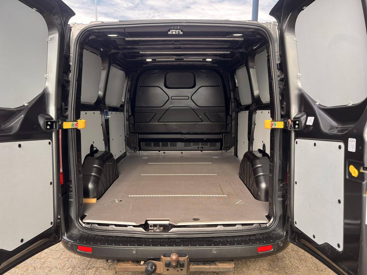 Ford Transit Custom Ford Transit Custom 320 2.0 TDCI L1H1 Sport Gesloten Bestelwagen | trekhaak | Navigatie.