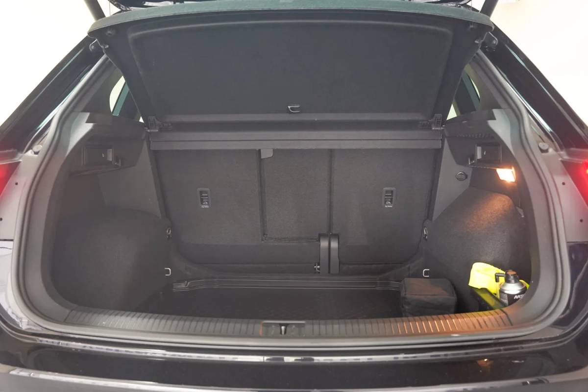 Volkswagen Tiguan Volkswagen Tiguan 1.5 TSI R-Line Business+ Aut. [ Adapt.cruise Navi Virtual ]