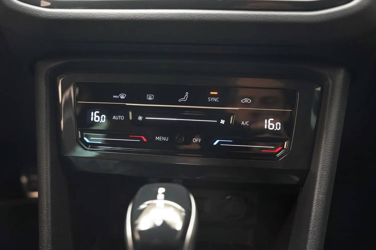 Volkswagen Tiguan Volkswagen Tiguan 1.5 TSI R-Line Business+ Aut. [ Adapt.cruise Navi Virtual ]