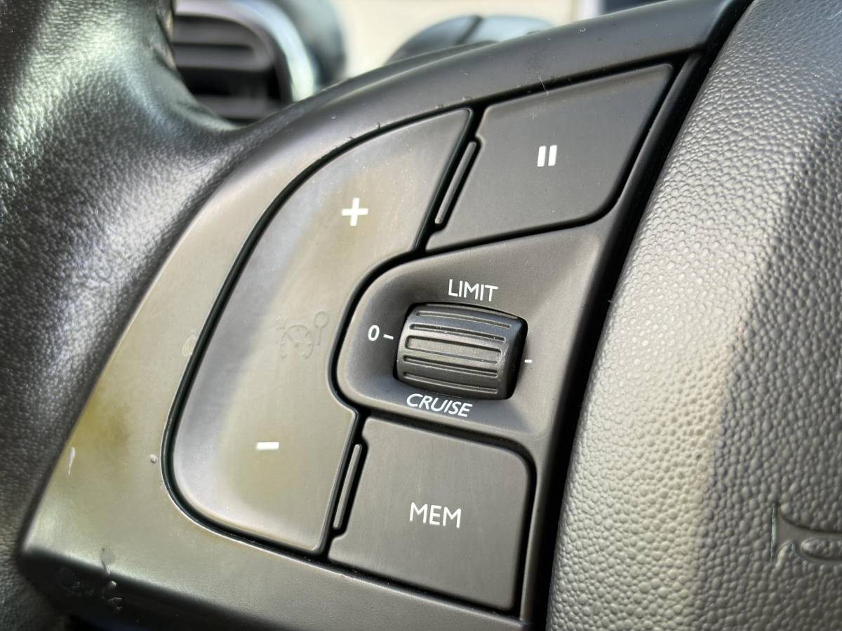 Citroën C4 Cactus Citroen C4 Cactus 1.2 PureTech Feel ✓D-riem vv in 06-2025✓Navi✓Carplay✓Clima✓Cruise✓Pdc✓Automaat✓N.A.P✓Apk tot 06-2027