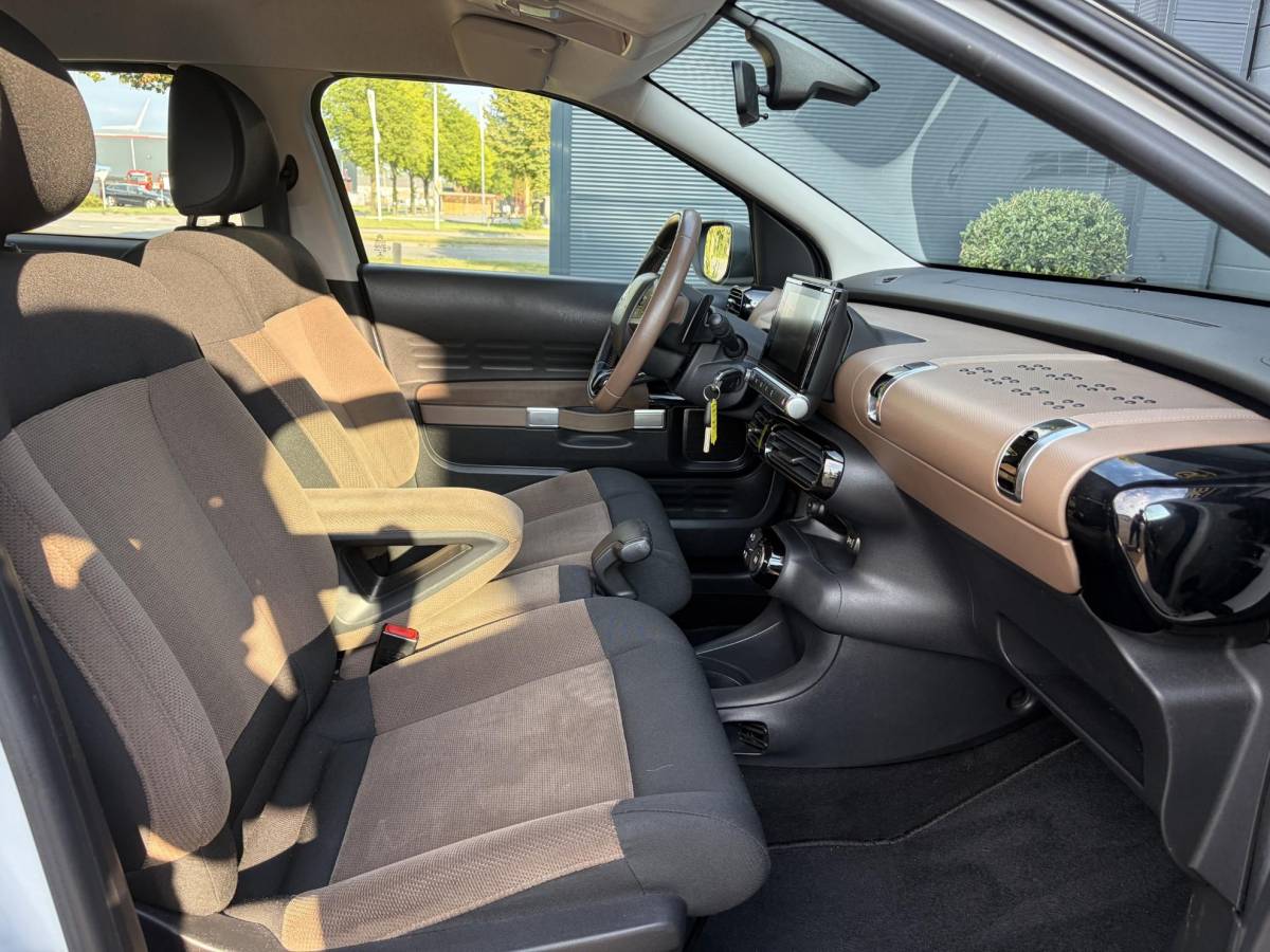 Citroën C4 Cactus Citroen C4 Cactus 1.2 PureTech Feel ✓D-riem vv in 06-2025✓Navi✓Carplay✓Clima✓Cruise✓Pdc✓Automaat✓N.A.P✓Apk tot 06-2027